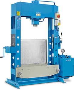 P15055: Presse elettroidrauliche; OMCN