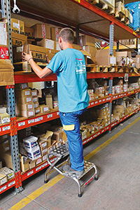 V60025: Sgabelli professionali in alluminio; FARAONE